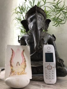 Telefon und Ganesha 1